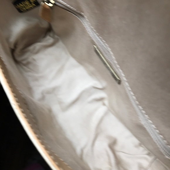 🎁 Adrienne Vittadini Leather Shoulder Bag - Picture 6 of 8